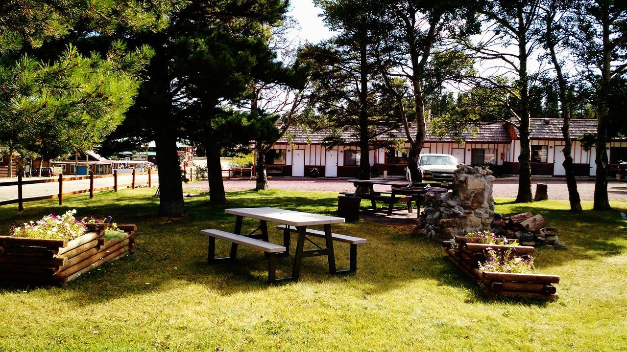 East Glacier Motel & Cabins East Glacier Park Village Kültér fotó